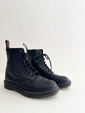 Dr. Martens 1460 Black leather Pascal boots